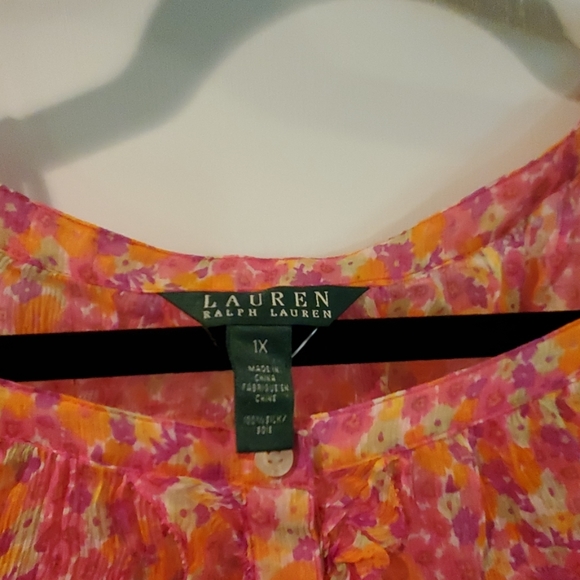 Clothes - Picture 3 of 4